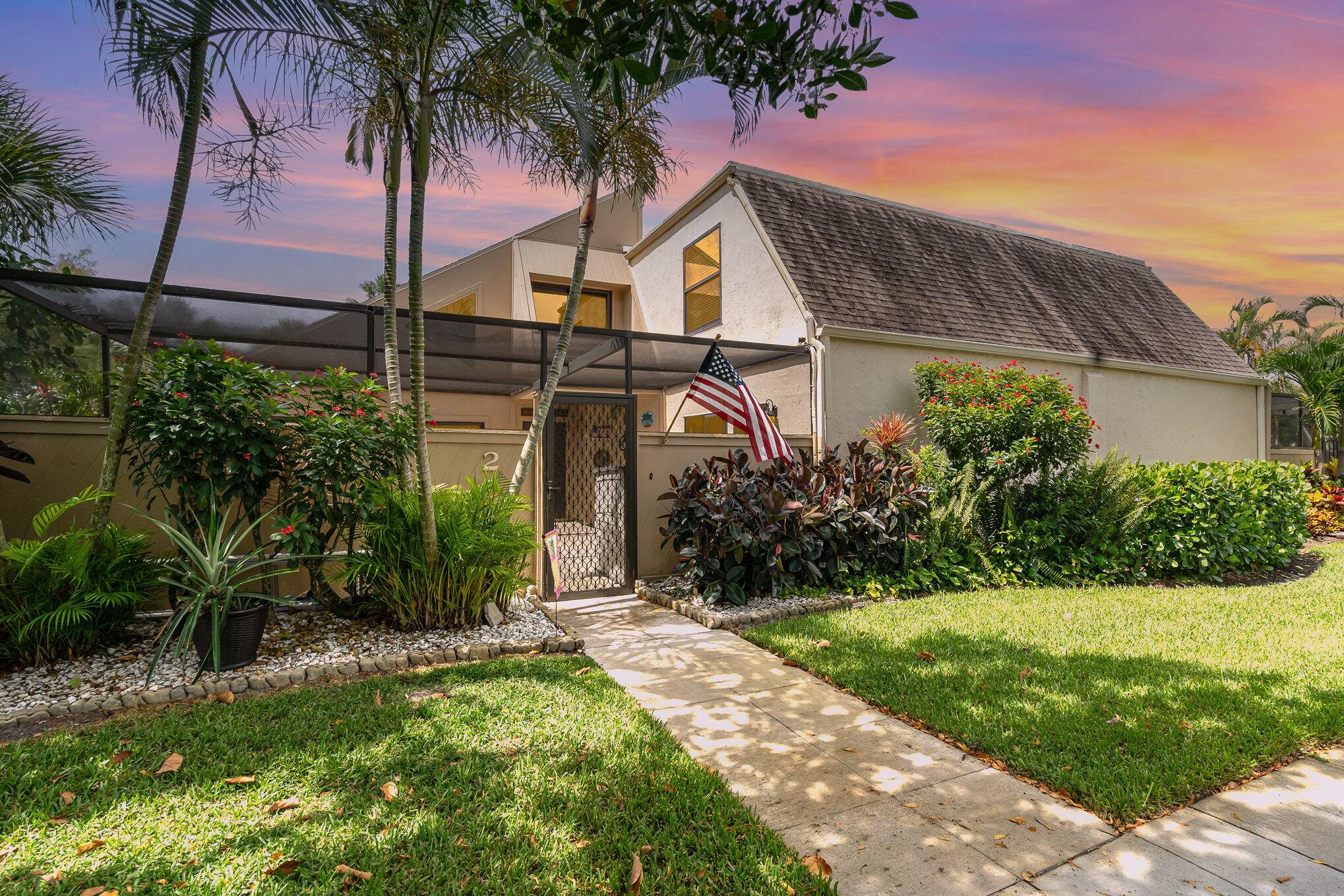 MOTIVATED SELLERWelcome to 1100 SE Mitchell Ave 204 a beautifully updated townhouse in the heart of Port St.