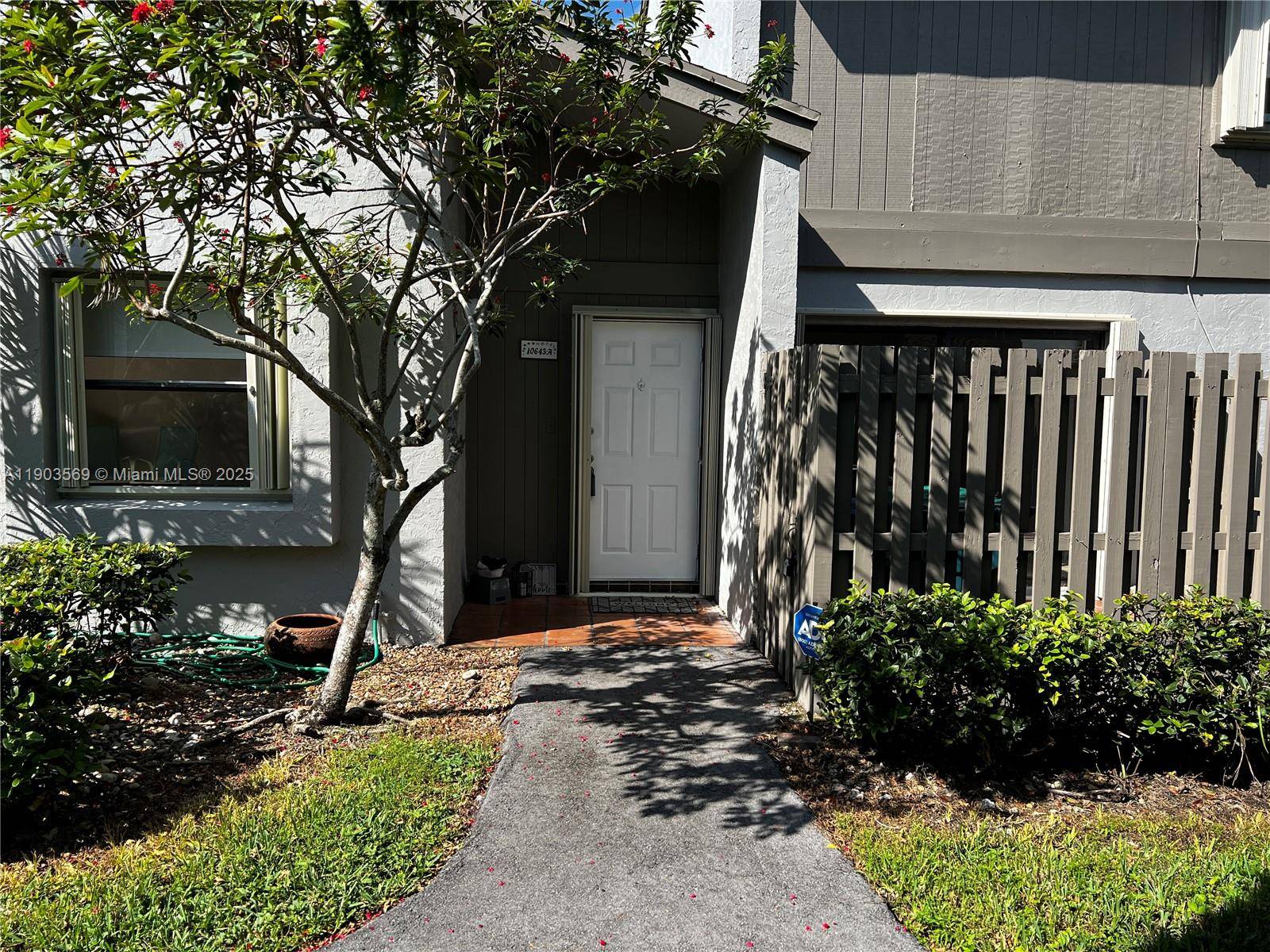 Discover Sabal Chase Model A, a popular single story model with such good flow and natural light it lives like a house.