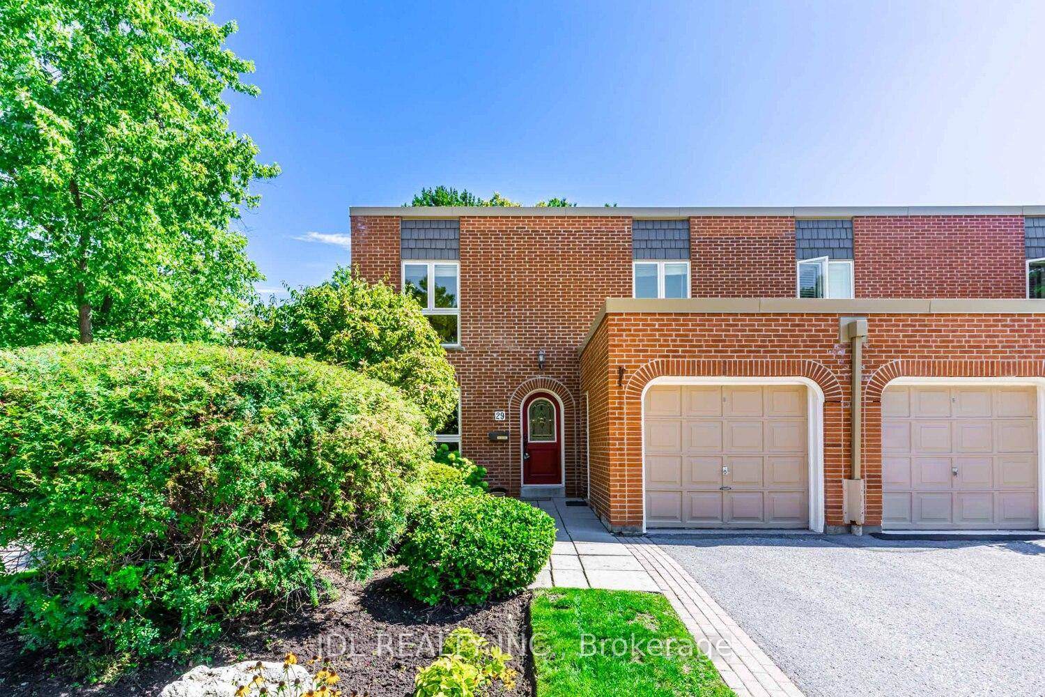 Amazing Luxuary 4 1 Bedroom Condo Townhouse in Yorkmills !