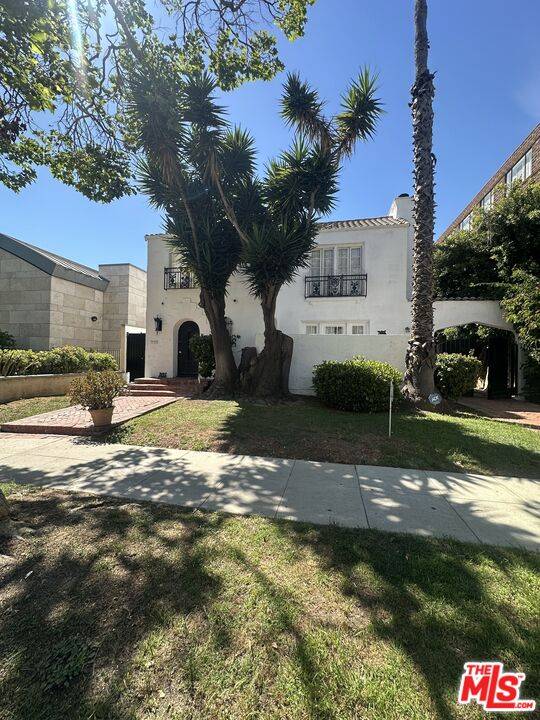 137  S Rexford Dr 3BR Beverly Hills La