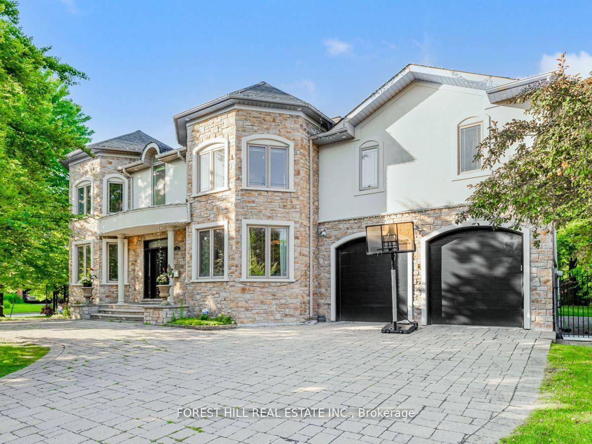 5 1BEDROOMS 7WASGROOMS One Of the Largest Living Space in this Price.