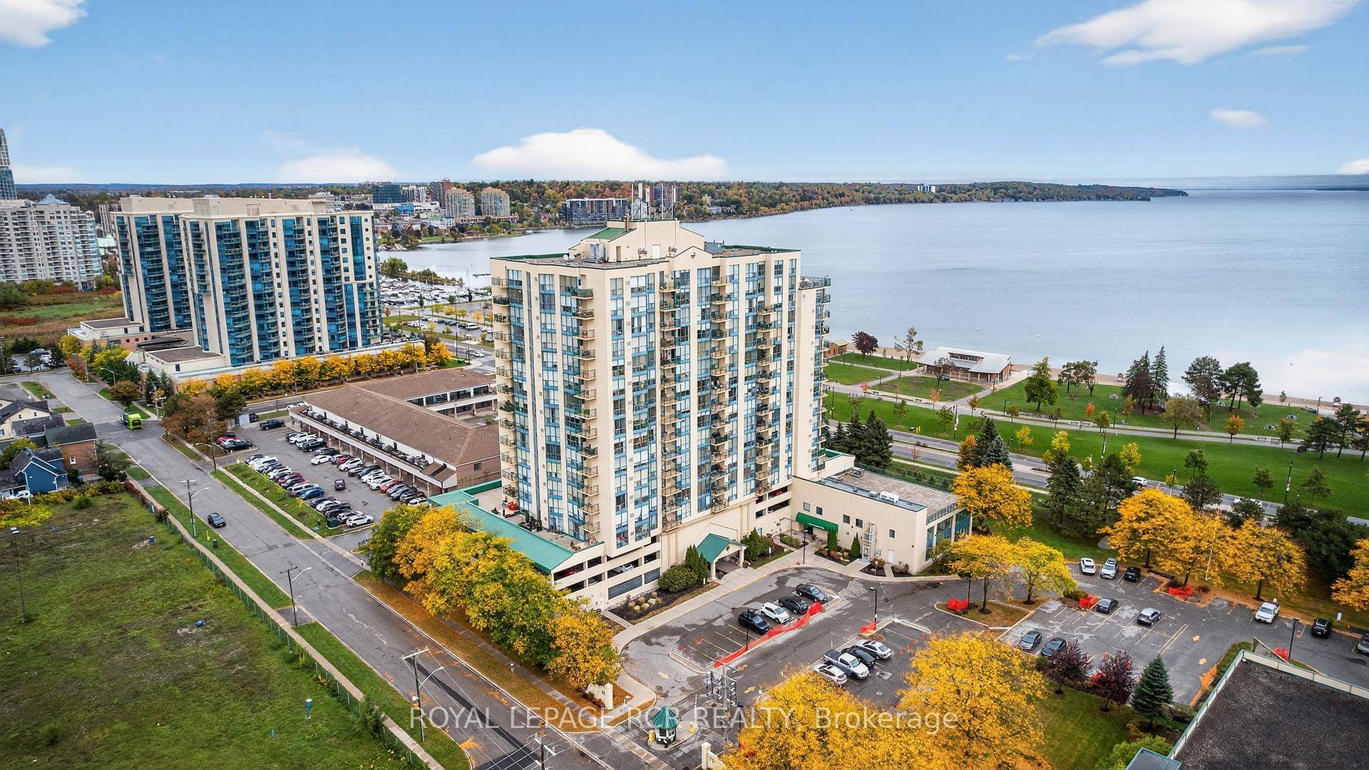Welcome to Marina Bay ! Soak in stunning south facing views of Kempenfelt Bay from this beautifully updated 2 bedroom, 2 bath condo at Marina Bay Condos.