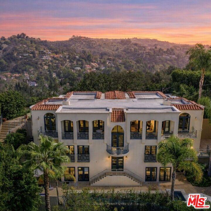 3110   Benedict Canyon Dr 6BR Beverly Hills Post Office | B.H.P.O. La