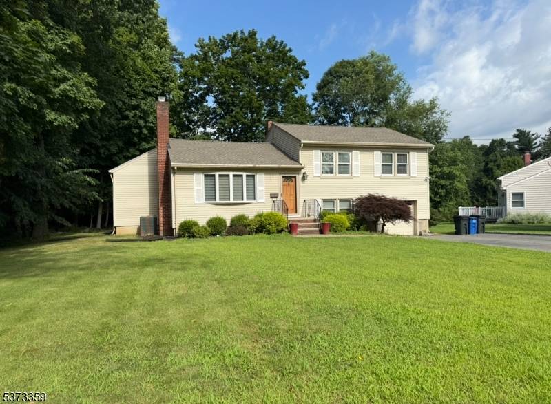Enjoy Privacy and Prime Location in Florham Park !