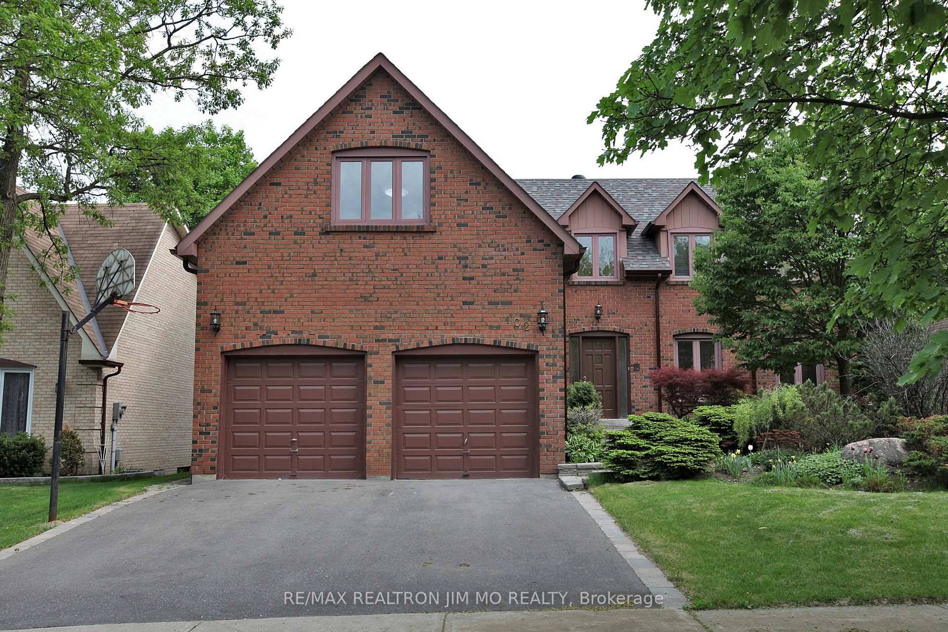 Look No Further ! South Exposed Executive House In Prestigious Unionville Community !