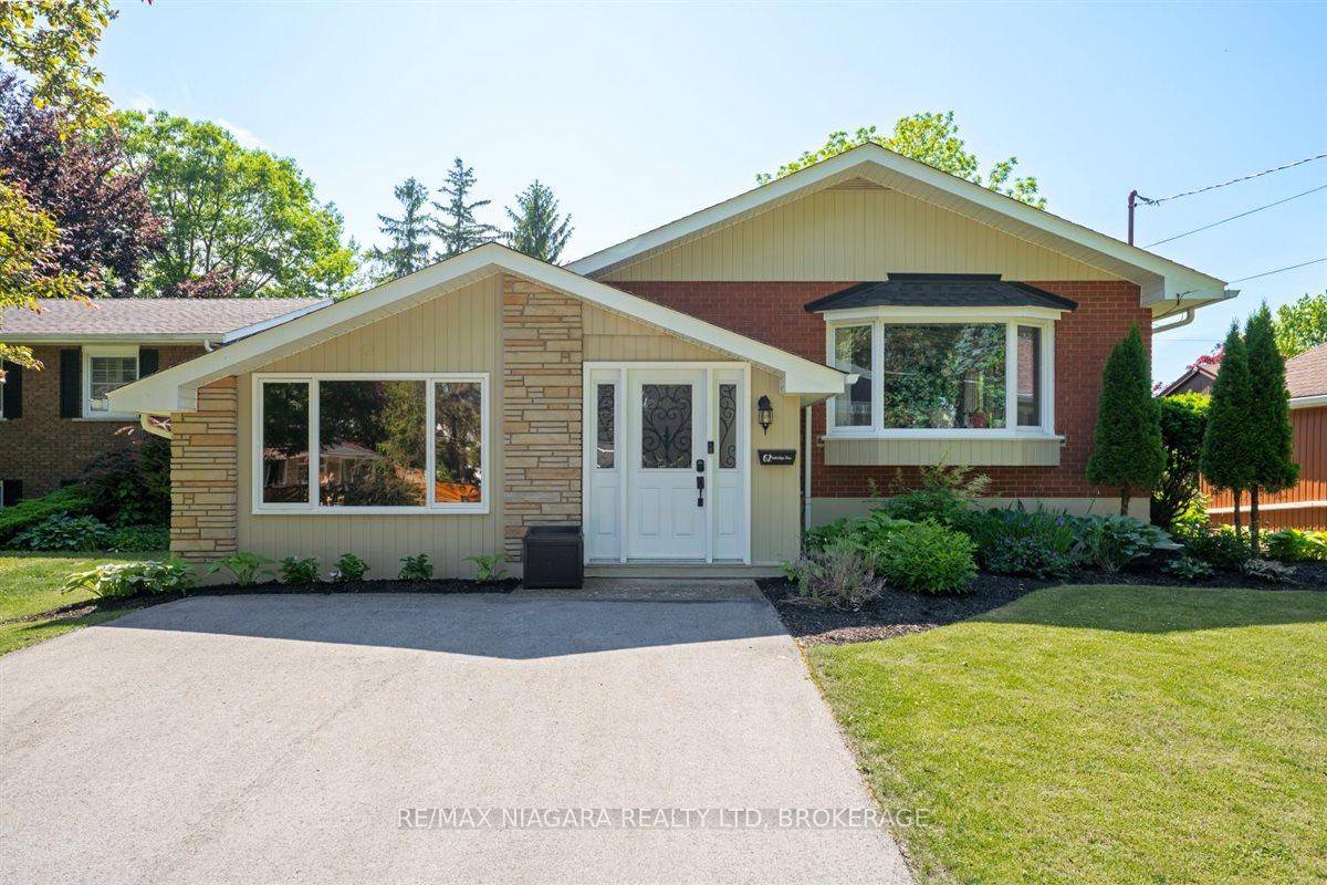 WELL SOUGHT AFTER LOCATION COMES WITH THIS CHARMING THREE BEDROOM RAISED BUNGALOW.
