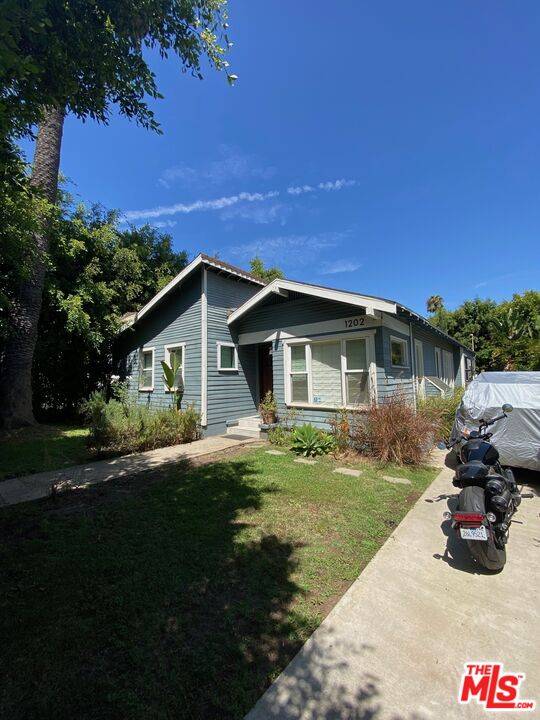 1202 N Poinsettia Pl 3BR Hollywood Hills East La