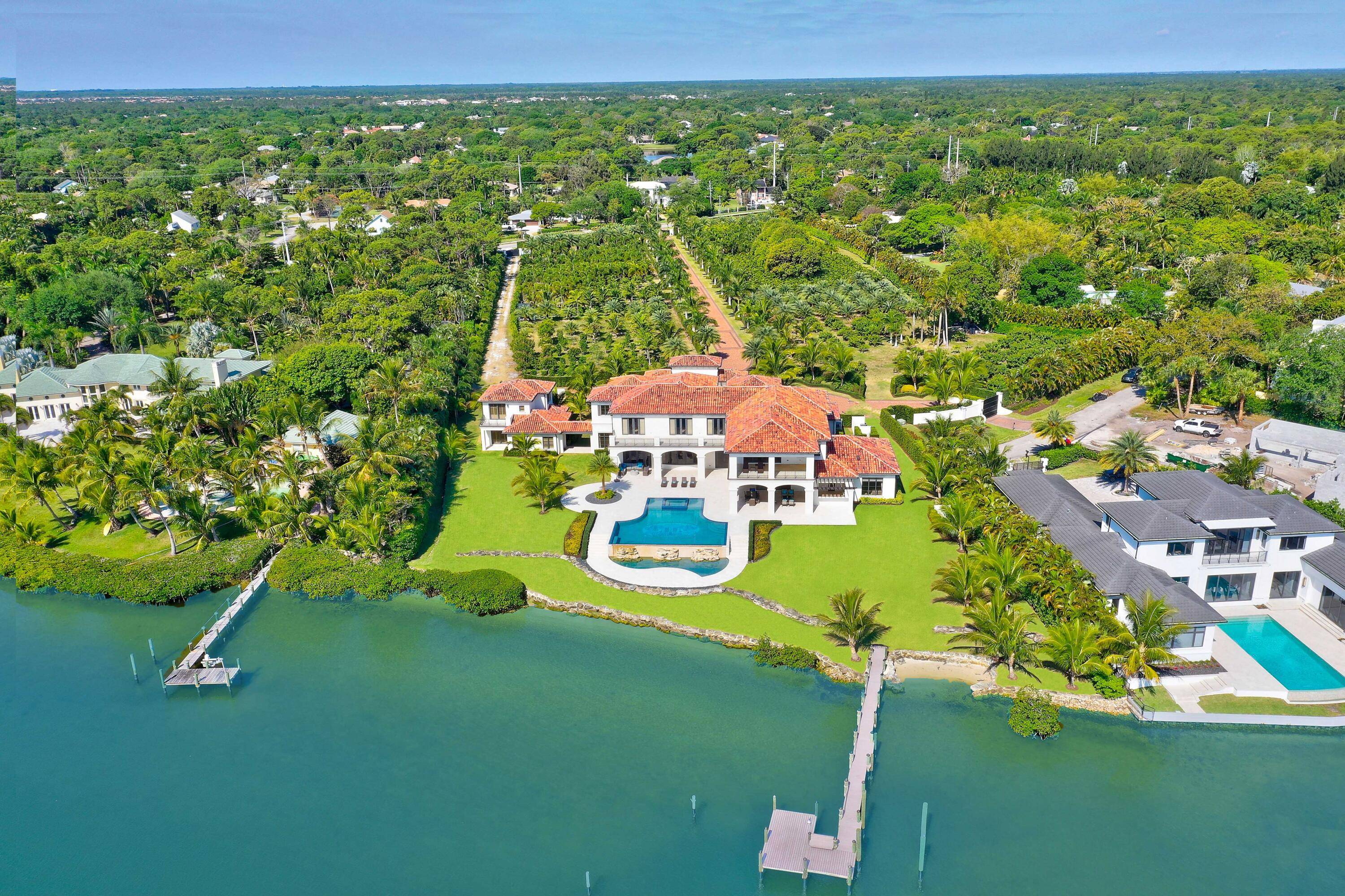 Your South Florida wish list, fulfilled spectacular setting, design and details, plus easy entree to all Palm Beach County offers.