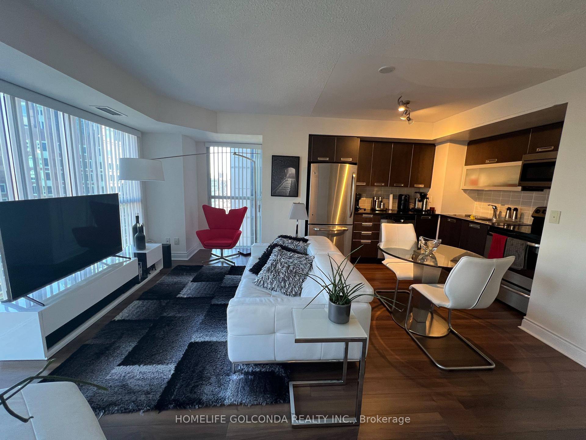 Luxury Couture Condo. Very Spacious And Bright 1 Bedroom Den.