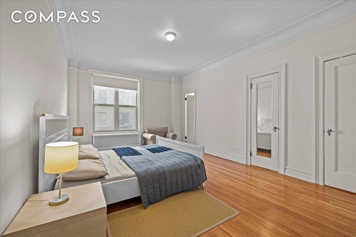 Step into Residence 4F at 780 West End Avenue a spacious, light filled one bedroom that feels instantly like home.