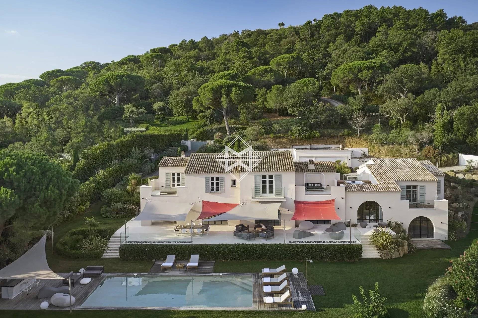 Quiet villa 2kms from the center of Saint Tropez and Pampelonne