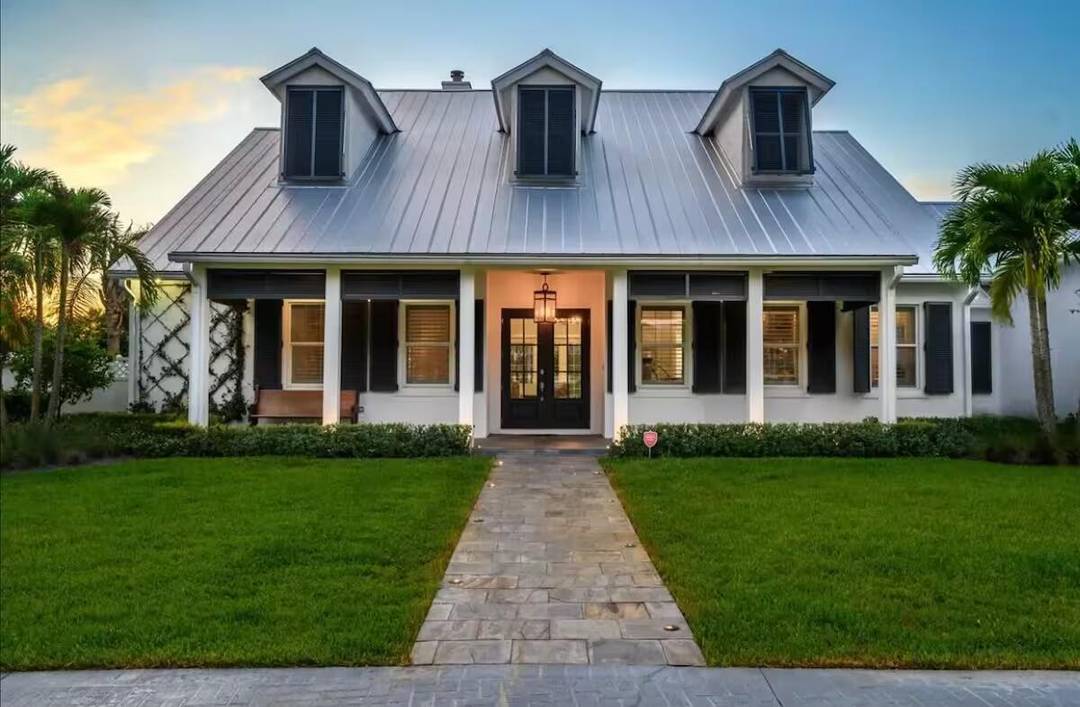 RENTED UNTIL MARCH 3 ! SHORT TERM DAILY WEEKLY MONTHLY RENTALS AVAILABLE.