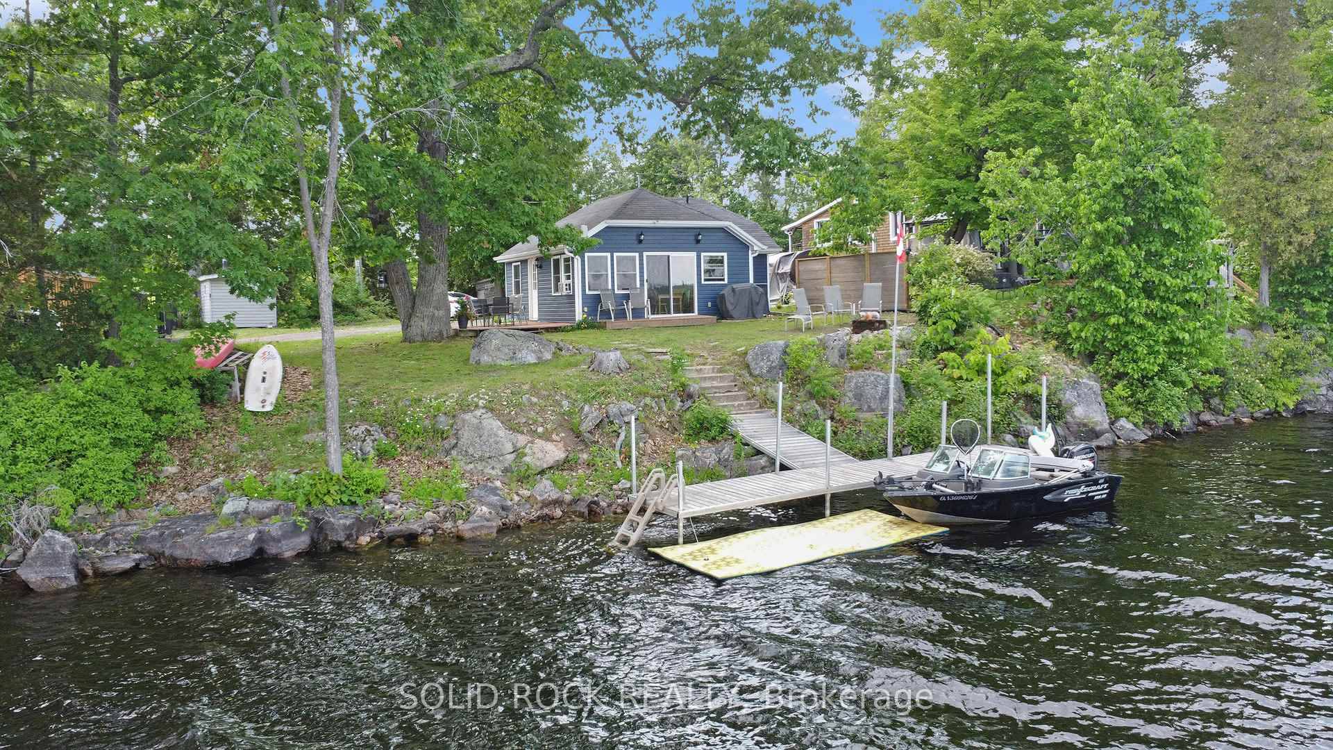Your perfect escape on beautiful Mississippi Lake !