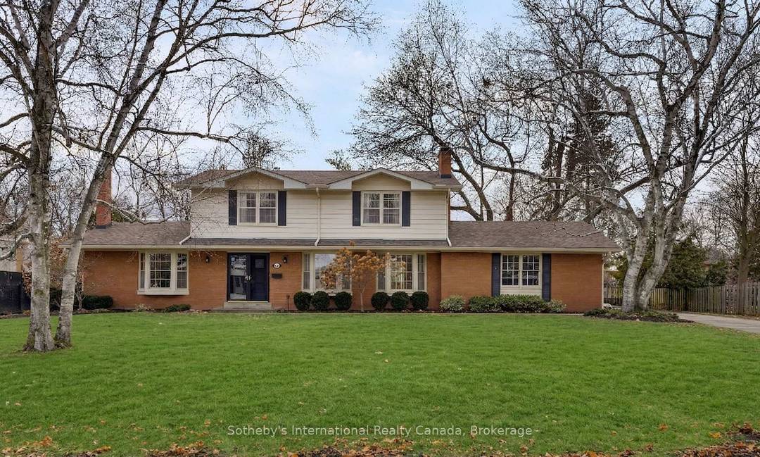 Nestled in the heart of the coveted Morrison neighbourhood, this classic residence sits on an expansive, mature 100 x 150 foot lot within the prestigious Ennisclare Park pocket.