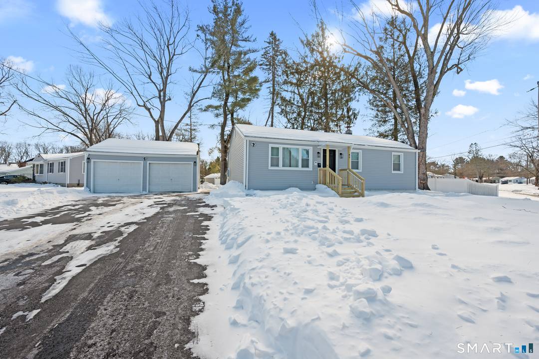 Completely Remodeled Move In Ready in Farmington !