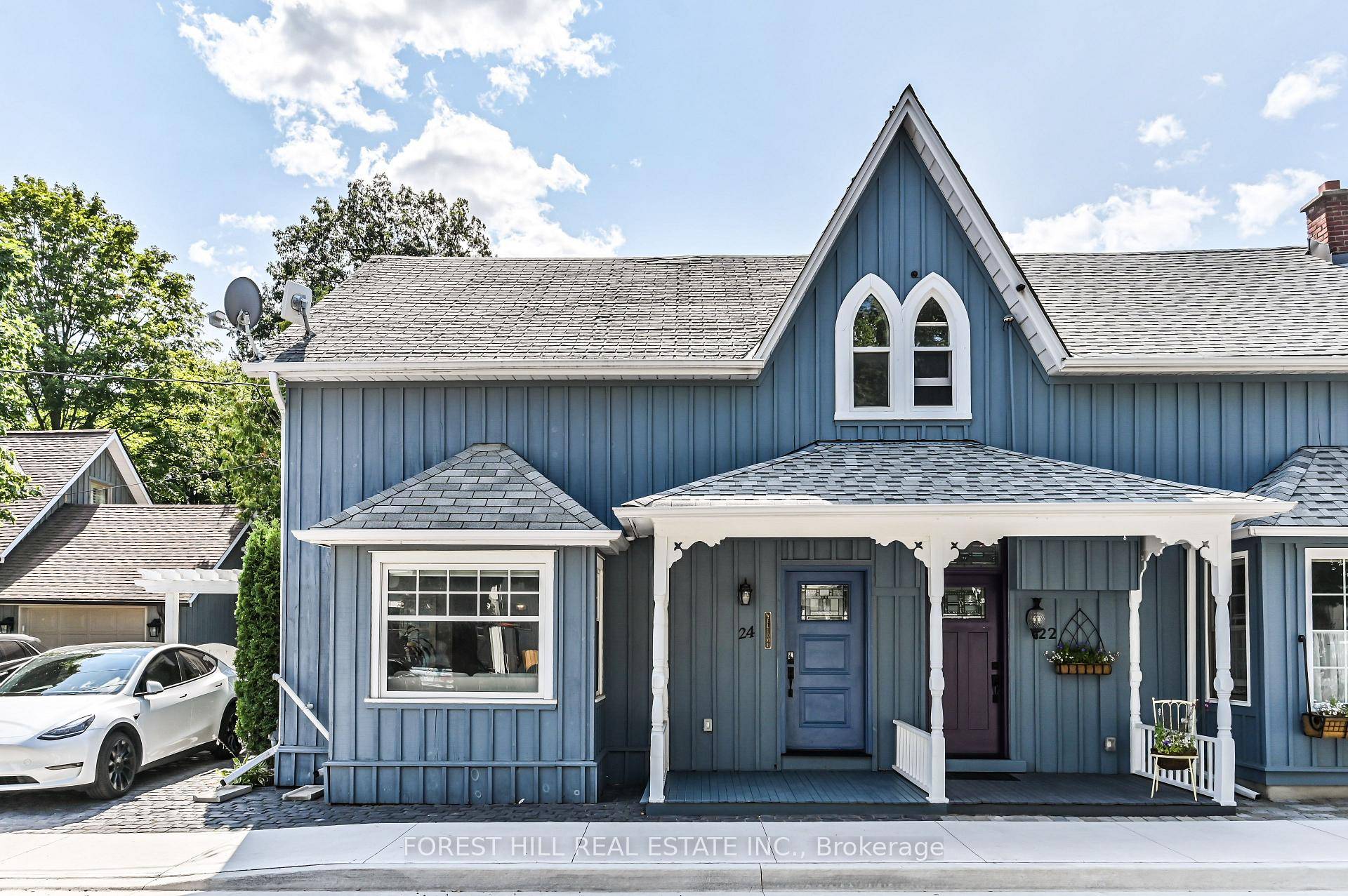 Beautifully updated semi detached home in the heart of Stouffville, with renovation completed in 2017.