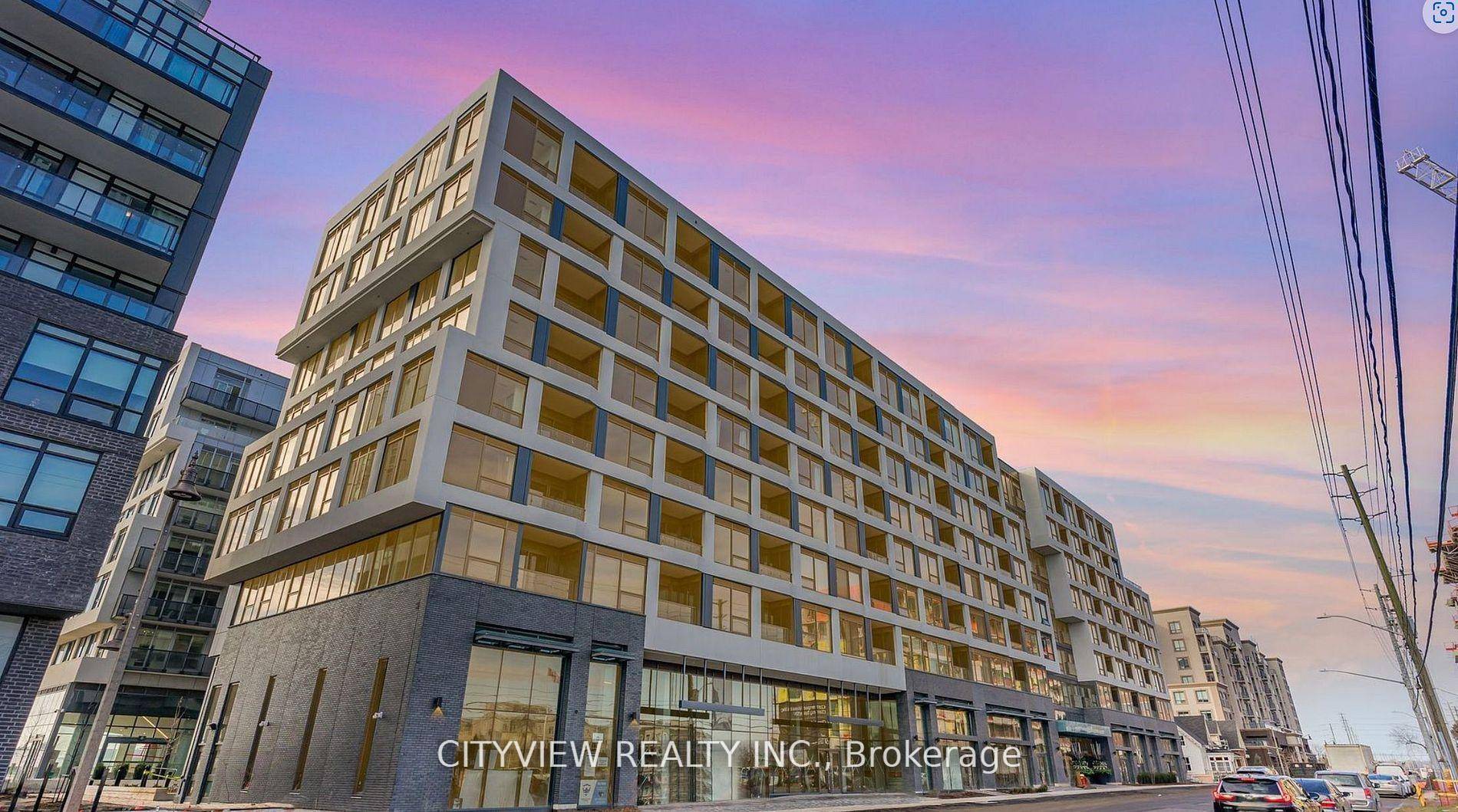 Well Maintained two bedroom two bath at the much sought after branch condos located at Bronte amp ; Dundas !