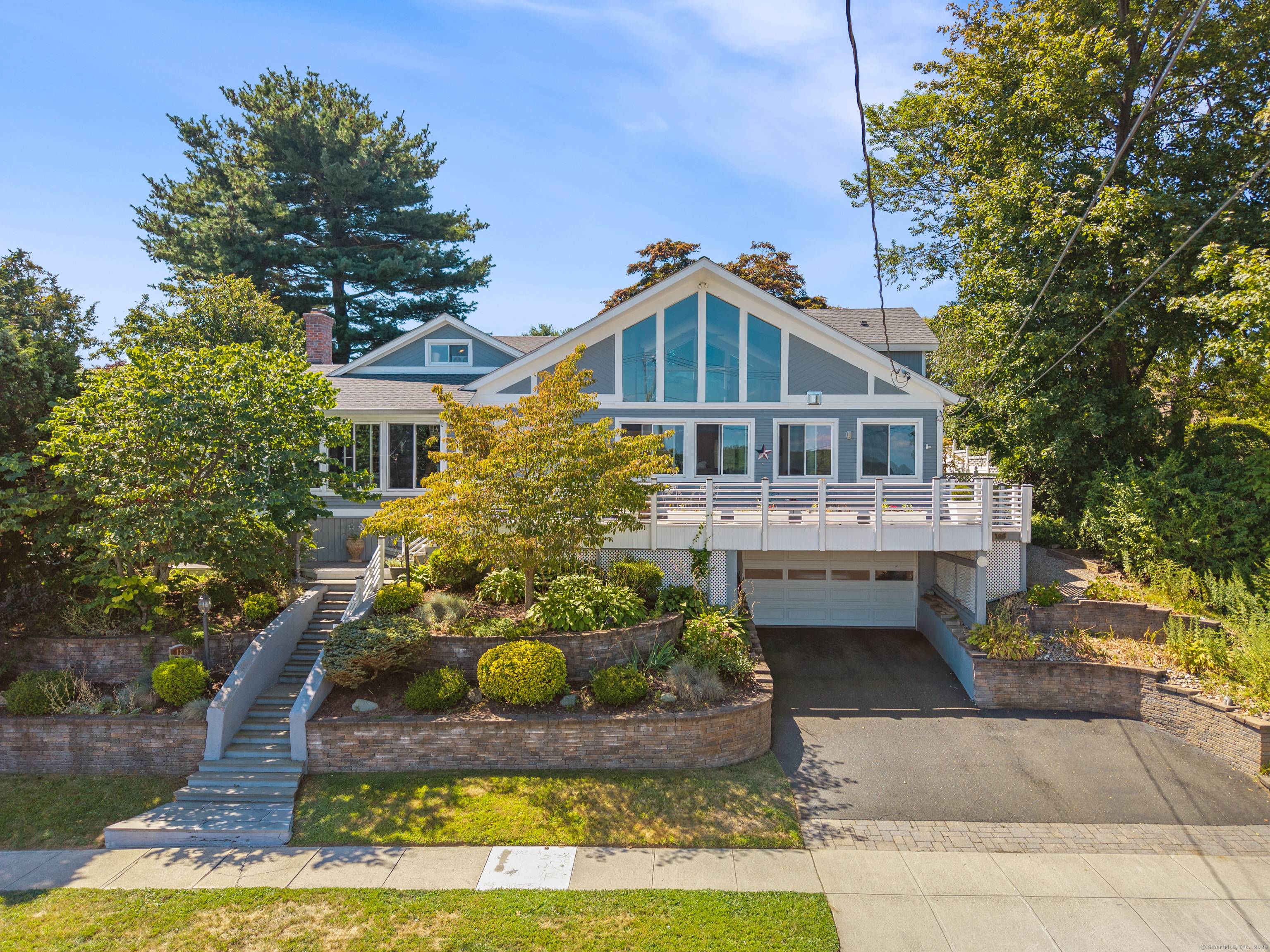 Stunning Direct Harbor Front Contemporary Home in Fort Trumbull Beach !