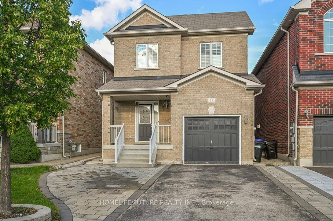 Fabulous Detached 4 Bed Rooms Home Is Located In One Of Bradford's Most Friendly Neighborhoods, Total Of 4 Washrooms, 3 On Second Floor.