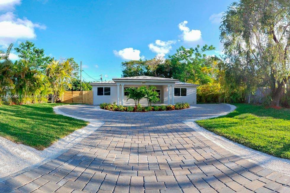 ! ! This exquisite, newly constructed single family home offers brand new laminate floors, brand new top of the line appliances, brand new kitchen cabinets and stunning new granite counter ...