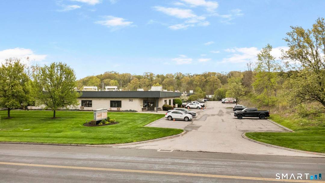 Industrial condo unit 5 located at 362 Industrial Park Road in Middletown offering a total of 8545 square feet, including 5, 000 square feet of office space and 3, 000 ...