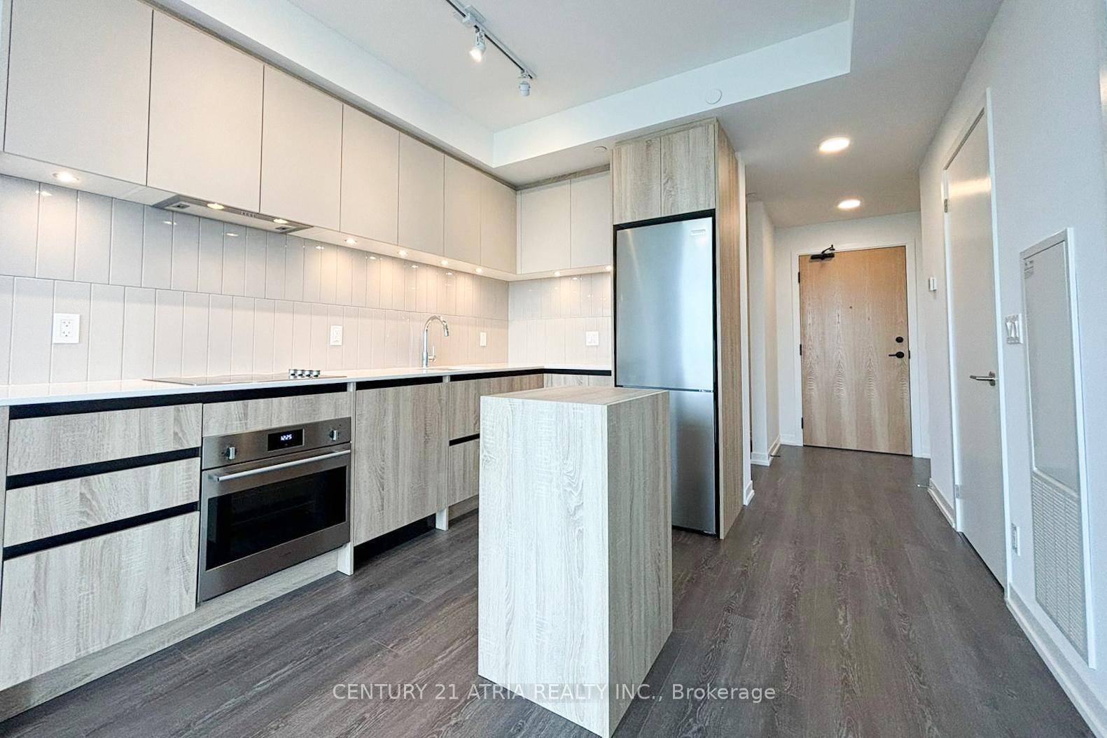 PENTHOUSE Unobstructed East Views.