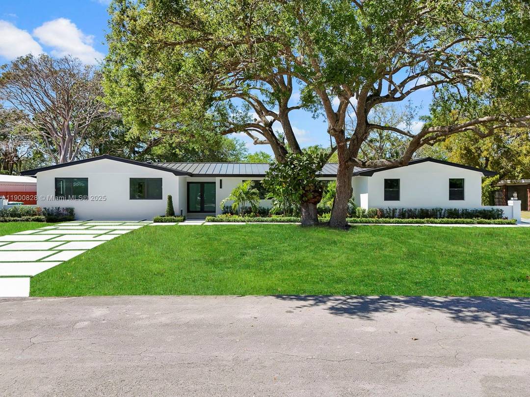 Step into a world of unparalleled luxury with this stunning Palmetto Bay smart home, set on a sprawling 17, 160 sq ft lot.