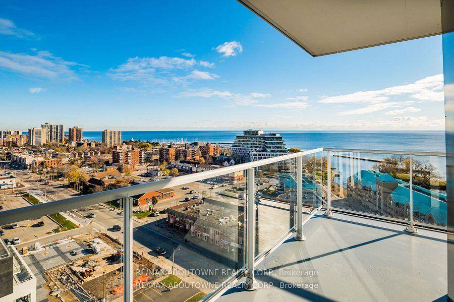 Spectacular Lake Views ! Enjoy The Breathtaking Waterfront Views.
