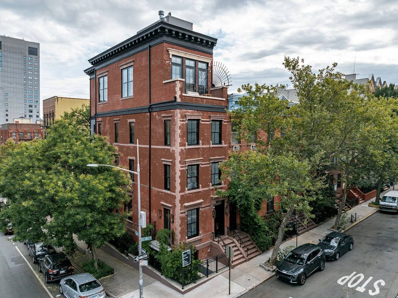 This newly completed five story single family residence is a true classic, offering over 4, 843 square feet of exquisitely finished living space blending timeless elegance with modern design.