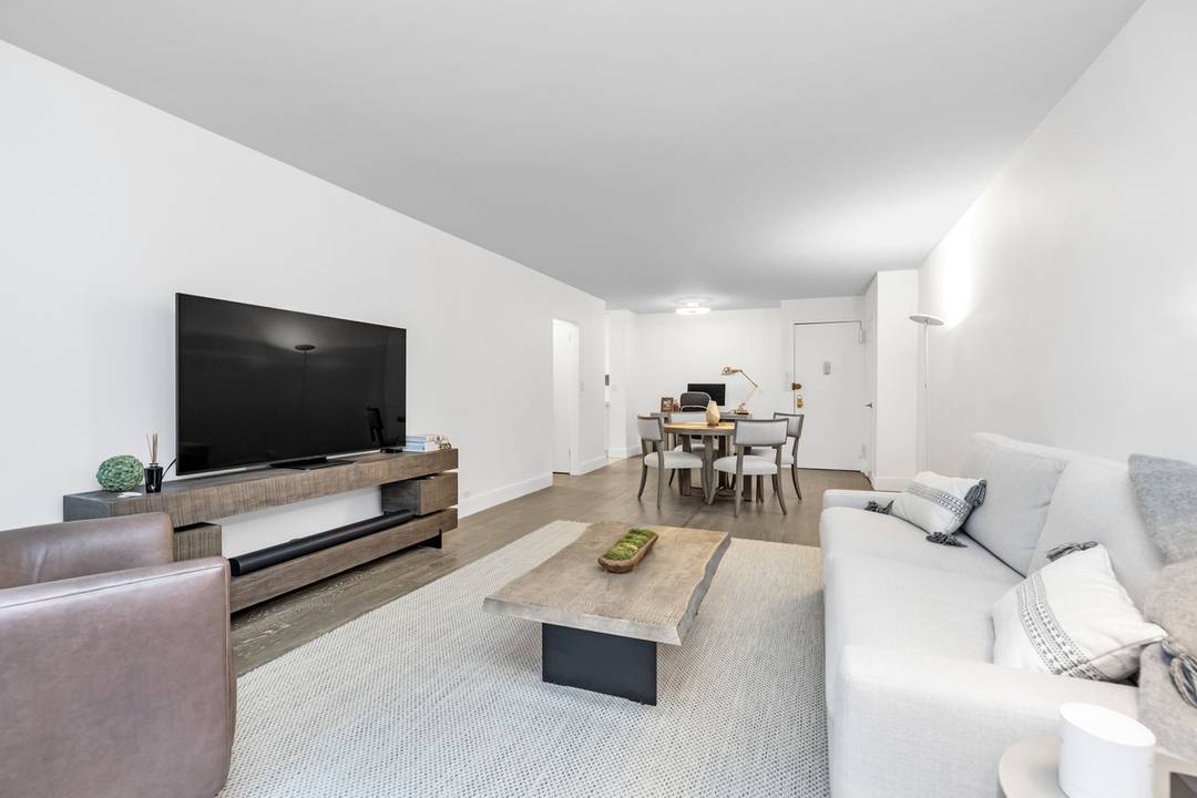 Lux Renovated 1BR Central Park Area Apartment COMPLETEY RENOVATED Welcome to Apt 2H at 77 W 55th St, an elegantly designed one bedroom, one bathroom residence that seamlessly blends modern ...
