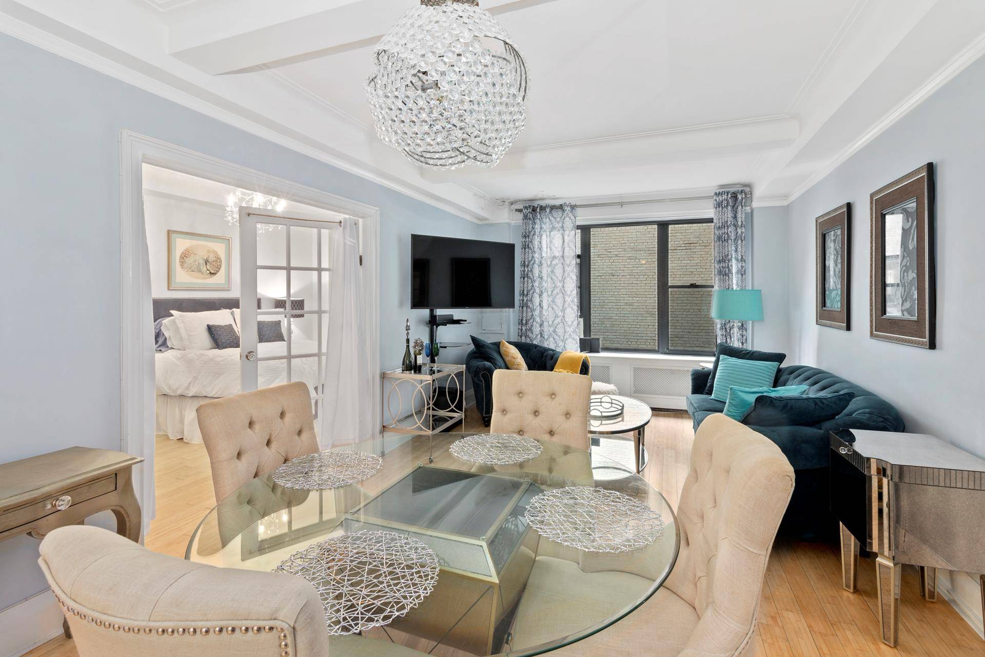 Rarely available one bedroom in a 24 hour doorman building on Park Avenue.