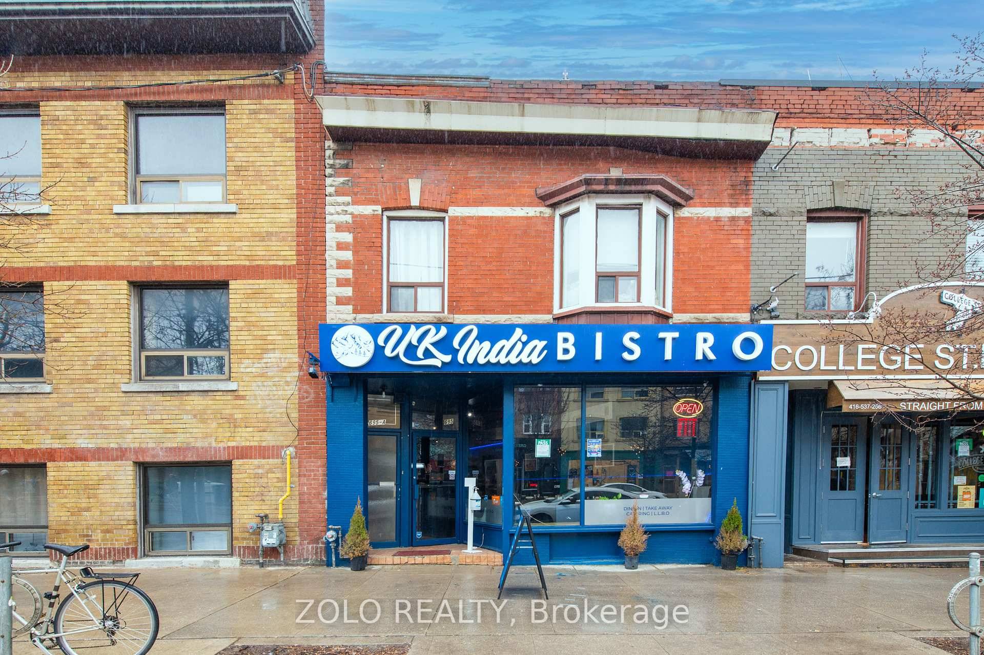A cherished family run establishment, UK India Bistro offers authentic Uttarakhandi cuisine in the vibrant heart of Little Italy.