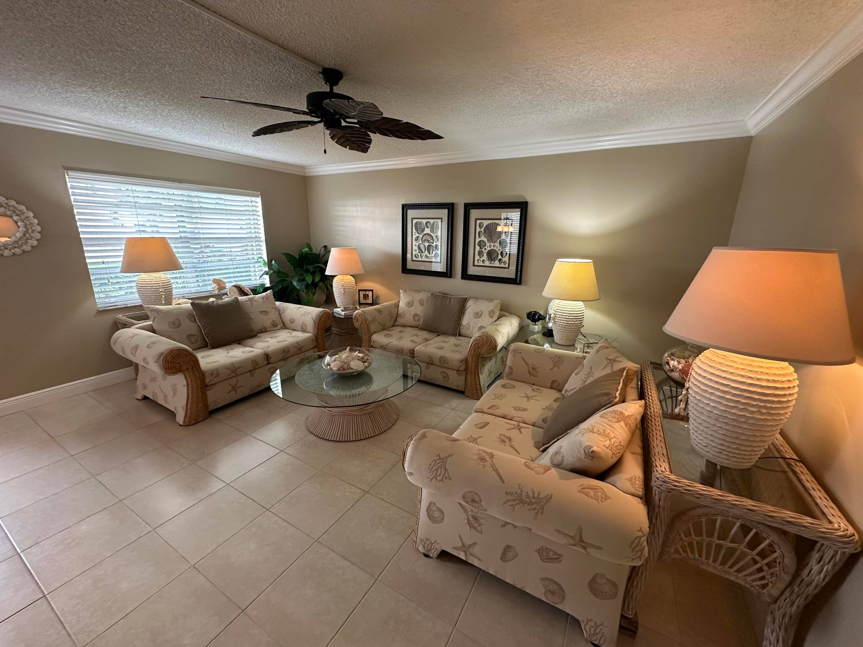 Charming 2 Bedroom Condo in Delray Beach !