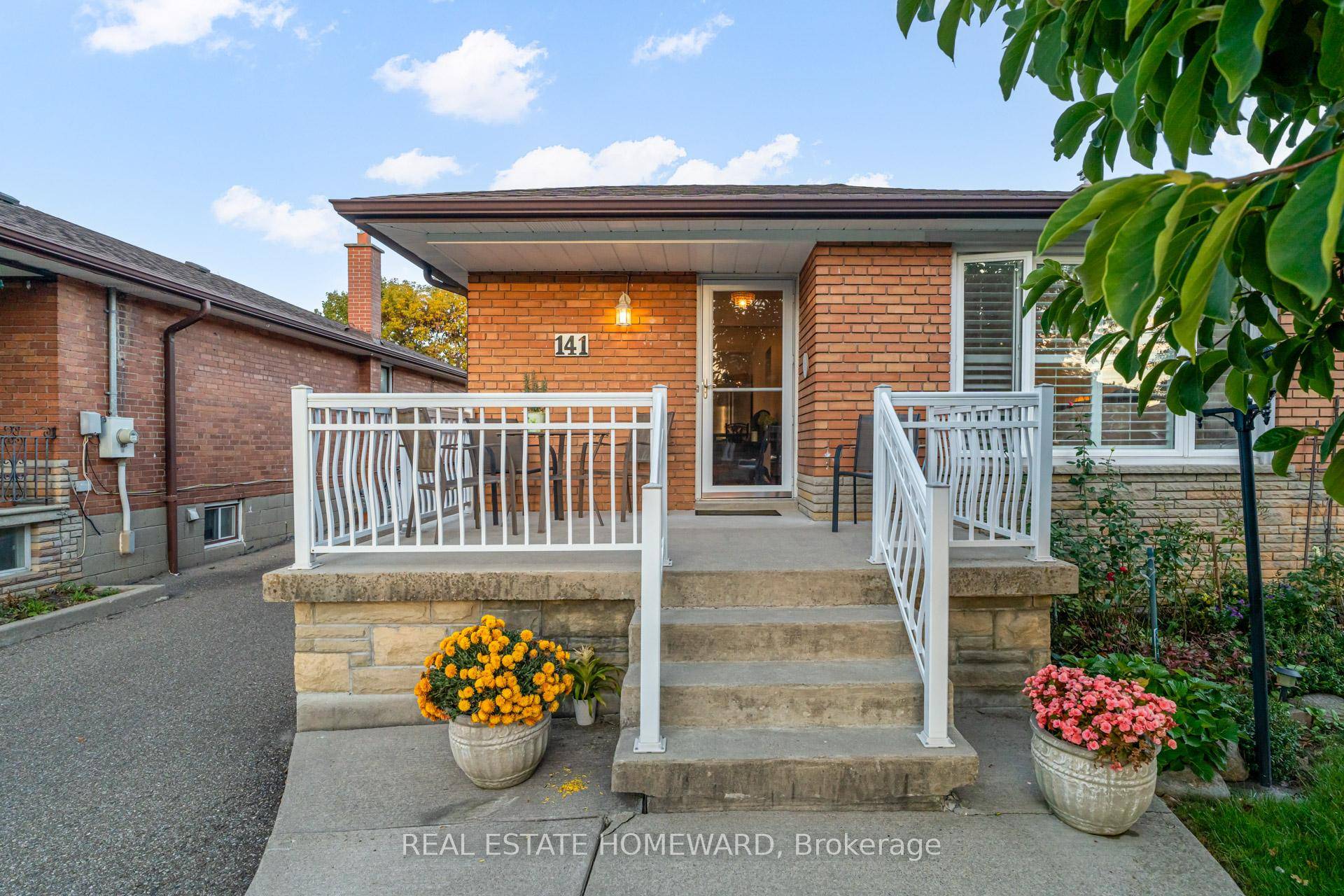 Lovingly Maintained Family Home on Premium 40 x 146 Ft Lot A bright and spacious home, perfectly situated in the heart of Kennedy Park.