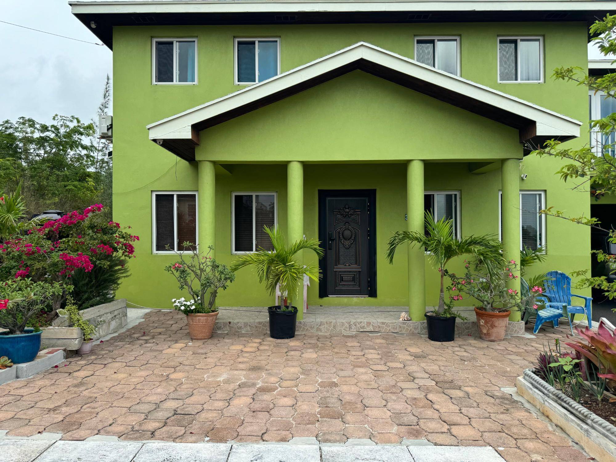 MASTIC DRIVE Full Duplex New-Providence