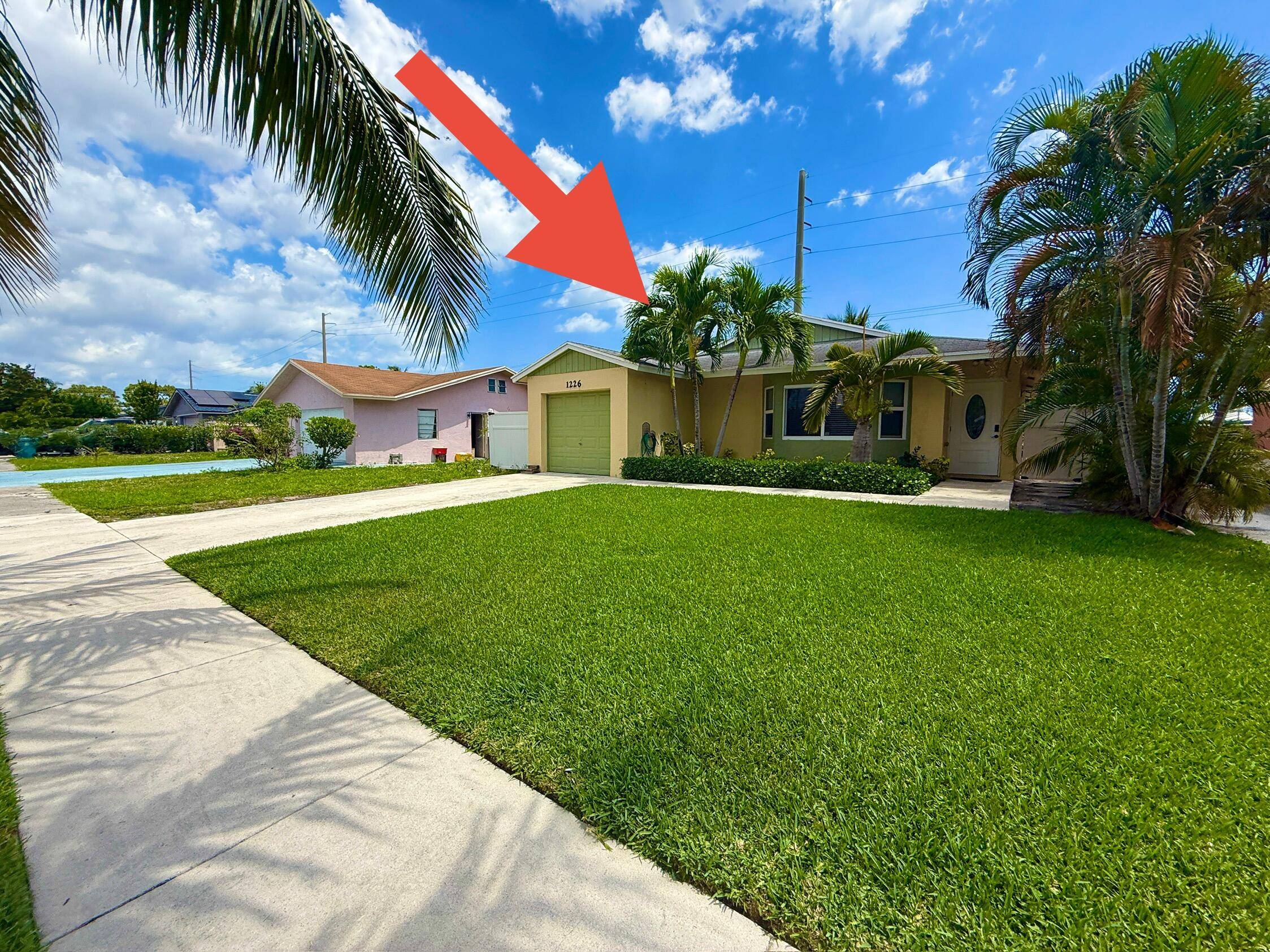 WELCOME TO YOUR FLORIDA DREAM HOME !