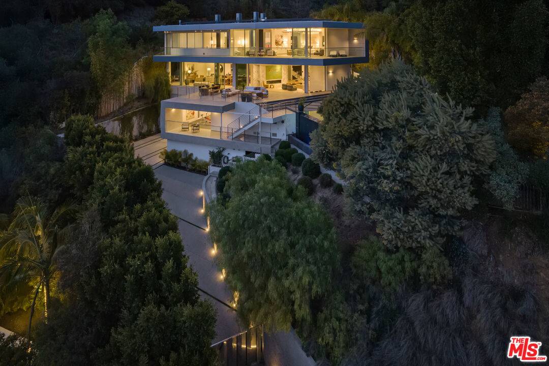 1895   Rising Glen Rd 6BR Sunset Strip La
