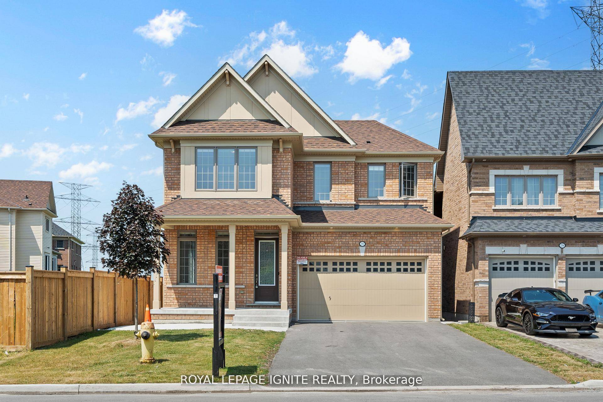 LEGAL BASEMENT APARTMENT Welcome to this Gorgeous all Brick Detach Home in North Oshawa in the Windfields Community.