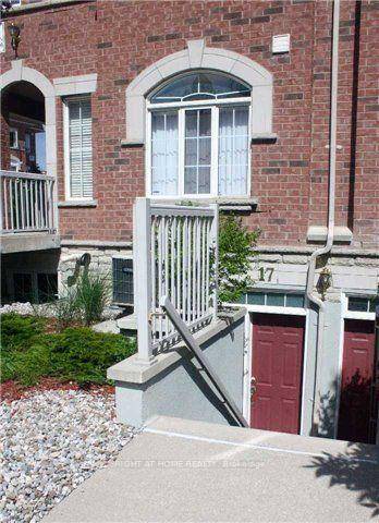 Cozy 560sf Stacked Townhome with 9ft Ceilings In The Heart of Mississauga.