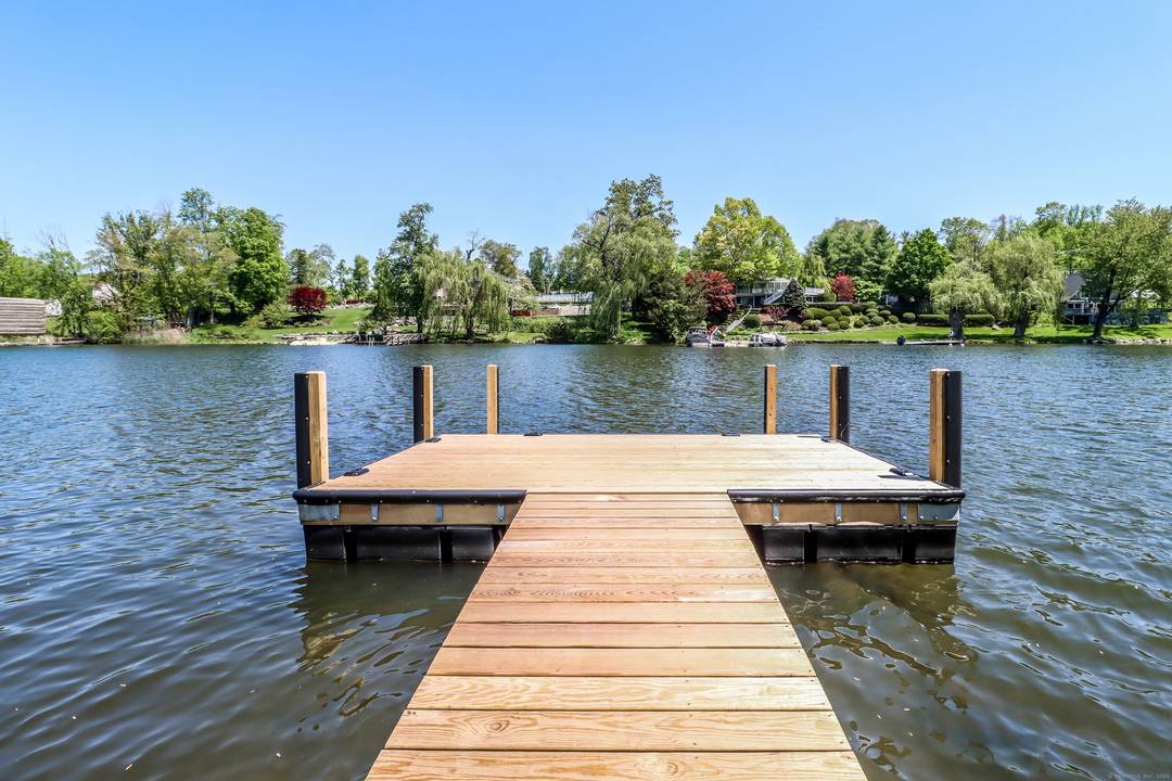 Candlewood Lake Waterfront !