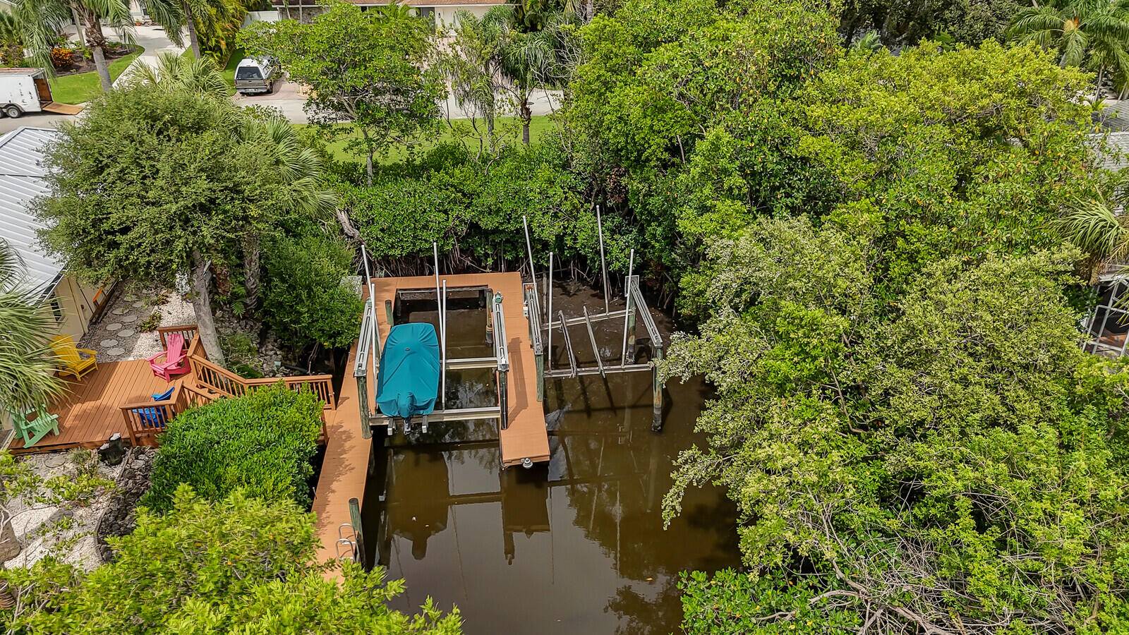 Discover waterfront living at its finest at 924 Turner Quay in Jupiter, FL.