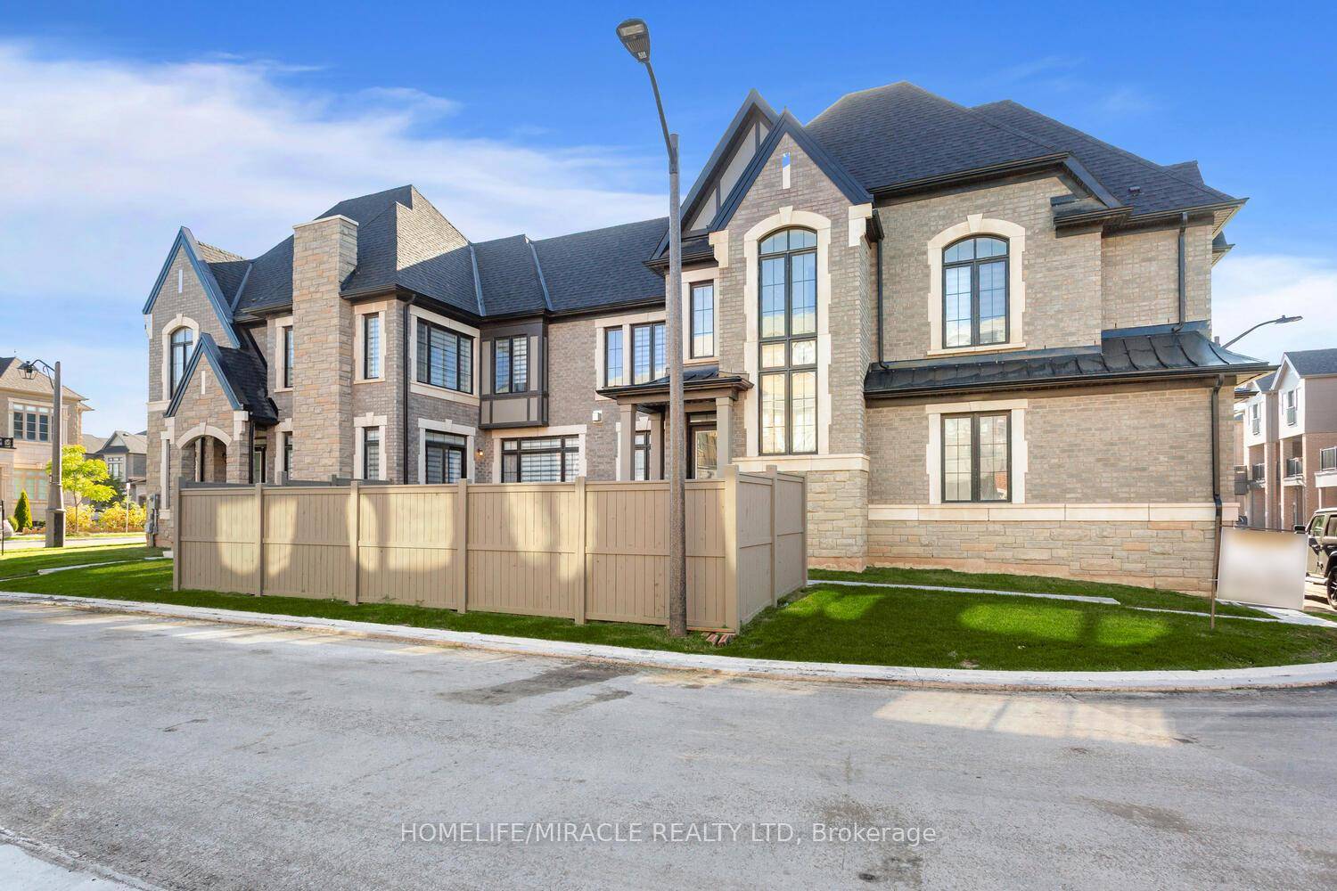Coach House for Lease located at 3326 Millicent Avenue, Oakville.