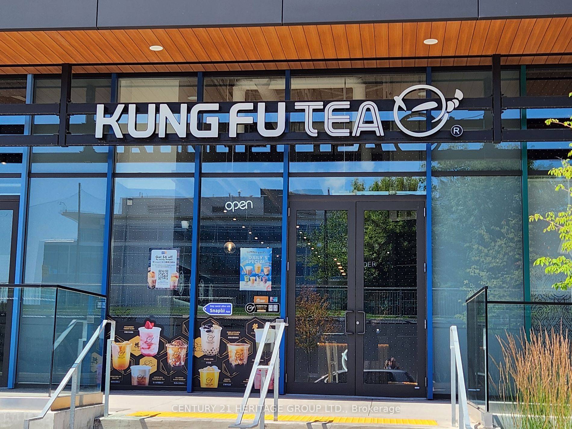 EASY TO OPERATE, PROFITABLE PRIME TURN KEY OPPORTUNITY KUNG FU TEA FRANCHAISE LOCATED AT BUSY STEELS 404 CORNER.