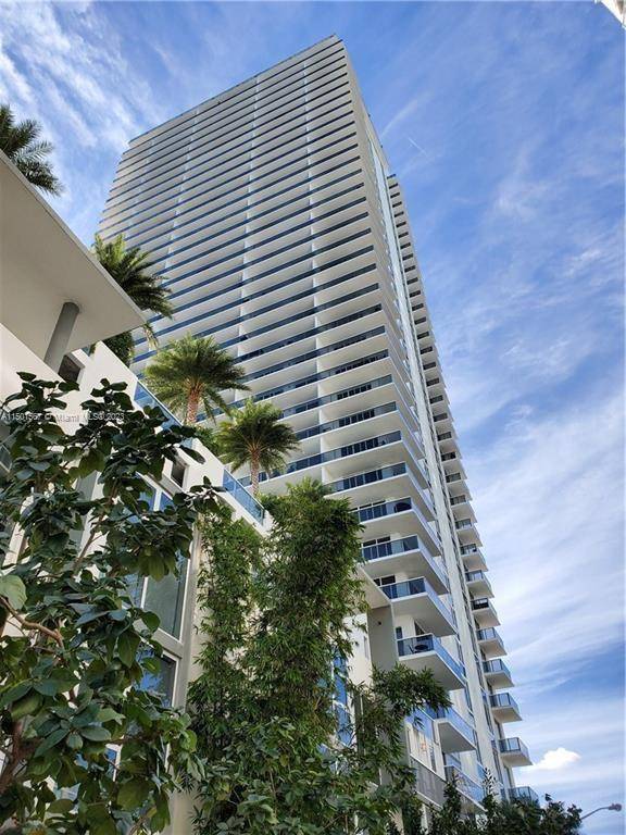 ENJOY THE SUNRISE AND SUNSET VIEWS !