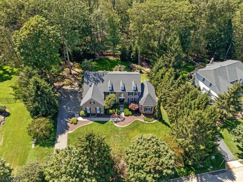 SPECTACULAR Colonial w gorgeous, renovated kitchen designed for the discerning chef.