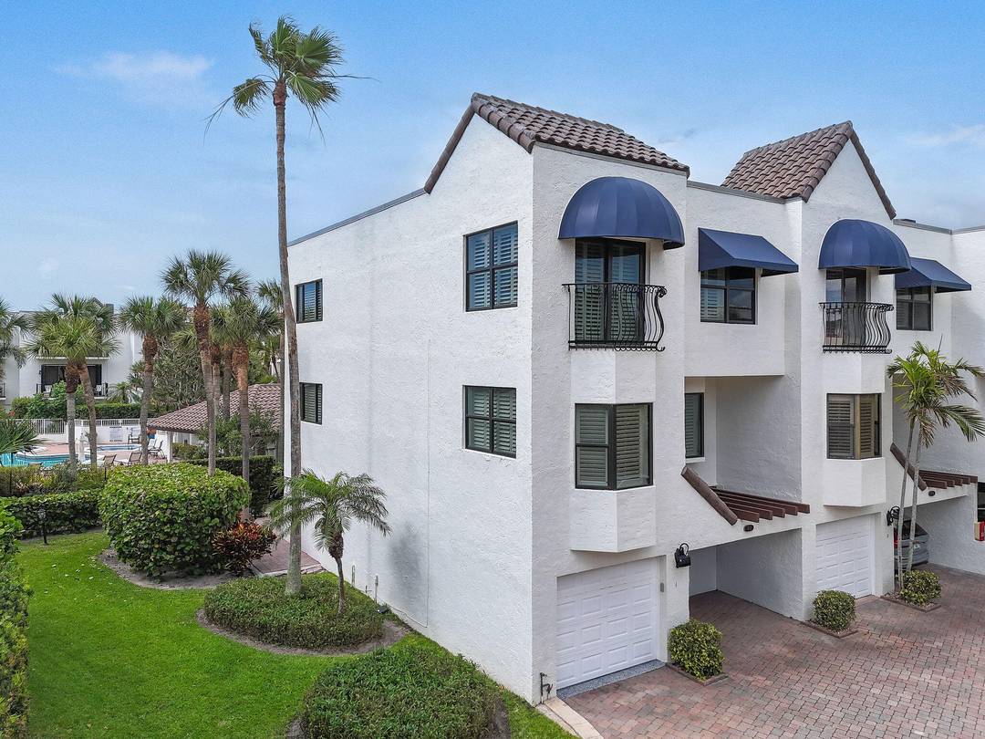 Rarely available, gated beachside townhome in Juno Beach, just moments from the sand and everything that makes this coastal lifestyle so desirable.