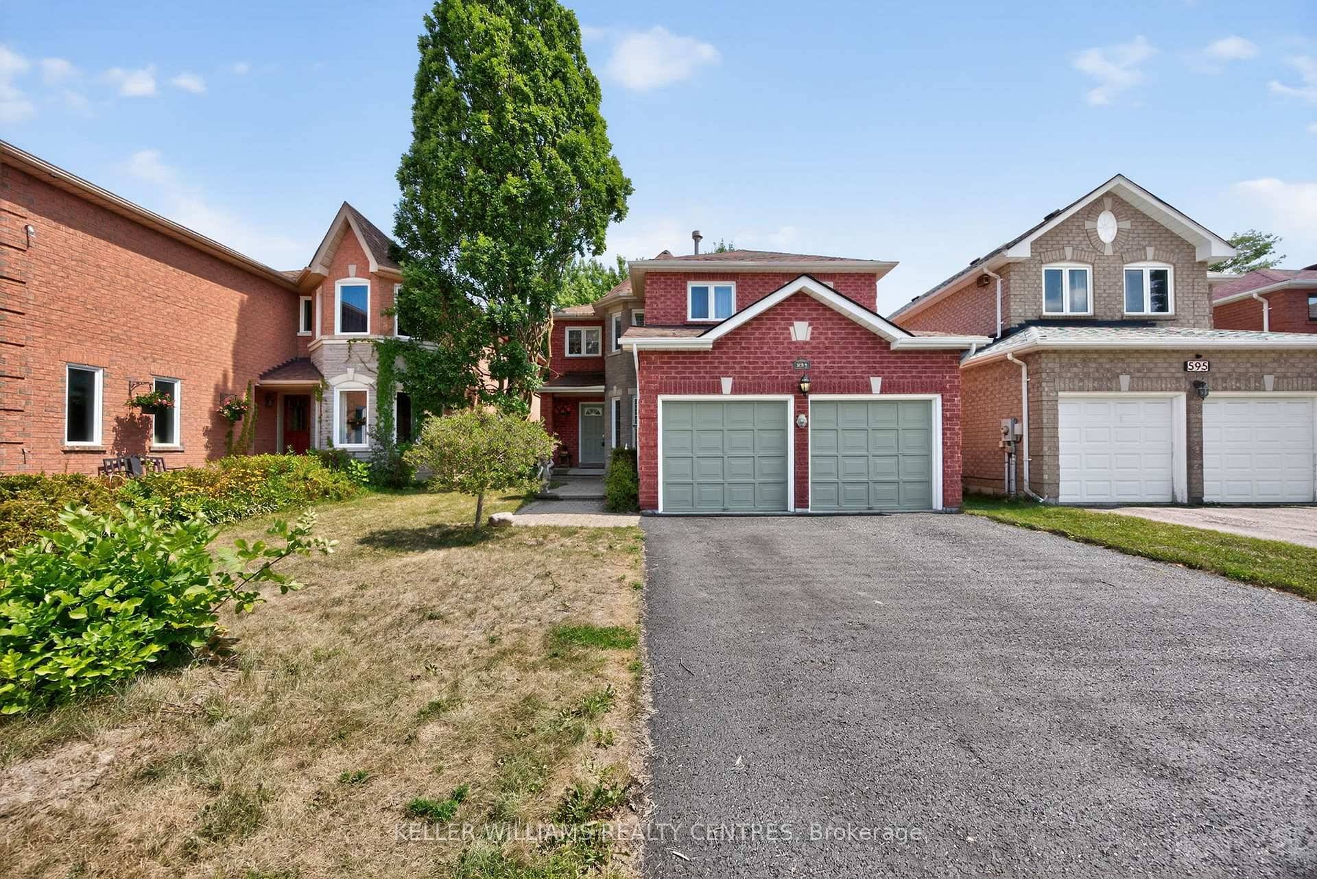 Loaded With Upgrades When Built New This Rare 2700 Sq Ft Former H amp ; R Model Home in Summerhill Estates on 40X 110 Ft Landscaped Private Fenced Lot Stands ...