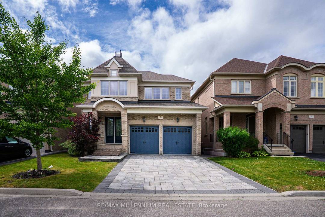 Kaneff Built Detached In A Golf Course Community, Modern Layout On A Premium Lot W Over 100K In Luxurious Upgrades, 9' Ceilings On 1st amp ; 2nd Floor, 8' Doors.