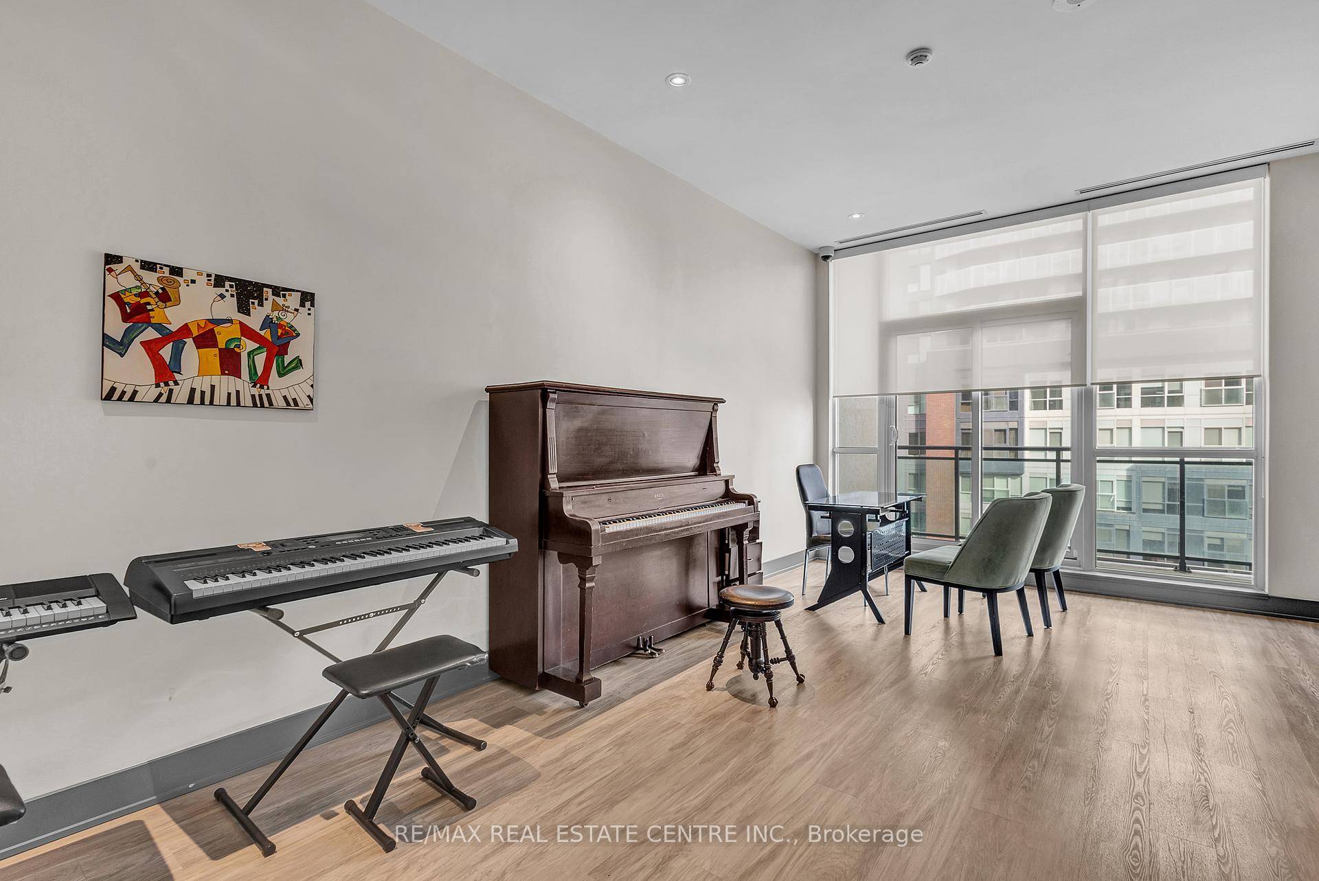 Experience the Perfect Blend of Luxury and Convenience at The Park Residences !