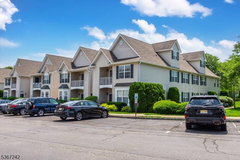 Welcome to this beautiful, Newly Renovated condo in the very desirable gated community of Cambridge Heights.